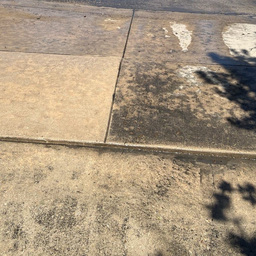 Pre-rinse the surface